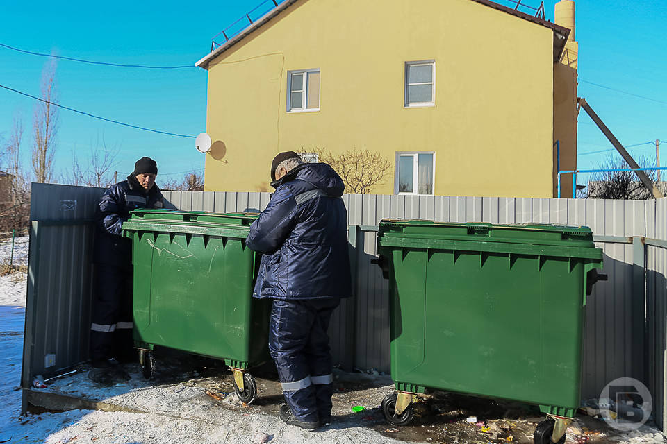 Волгоградские общественники заглянули в мусорные контейнеры