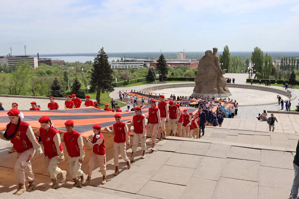 Волгоградские волонтеры Победы раздали 5 тысяч георгиевских лент